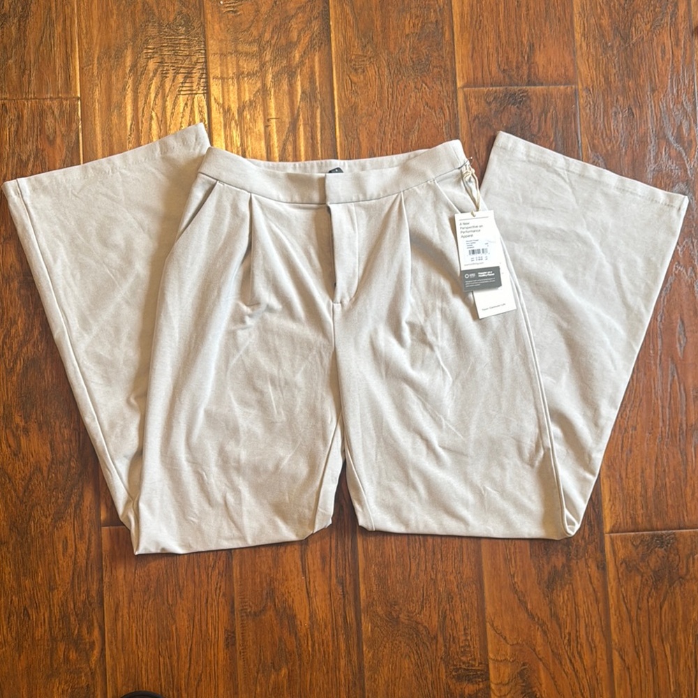 WT- Vuori- Elevation Trouser Ecru Heather- SMALL